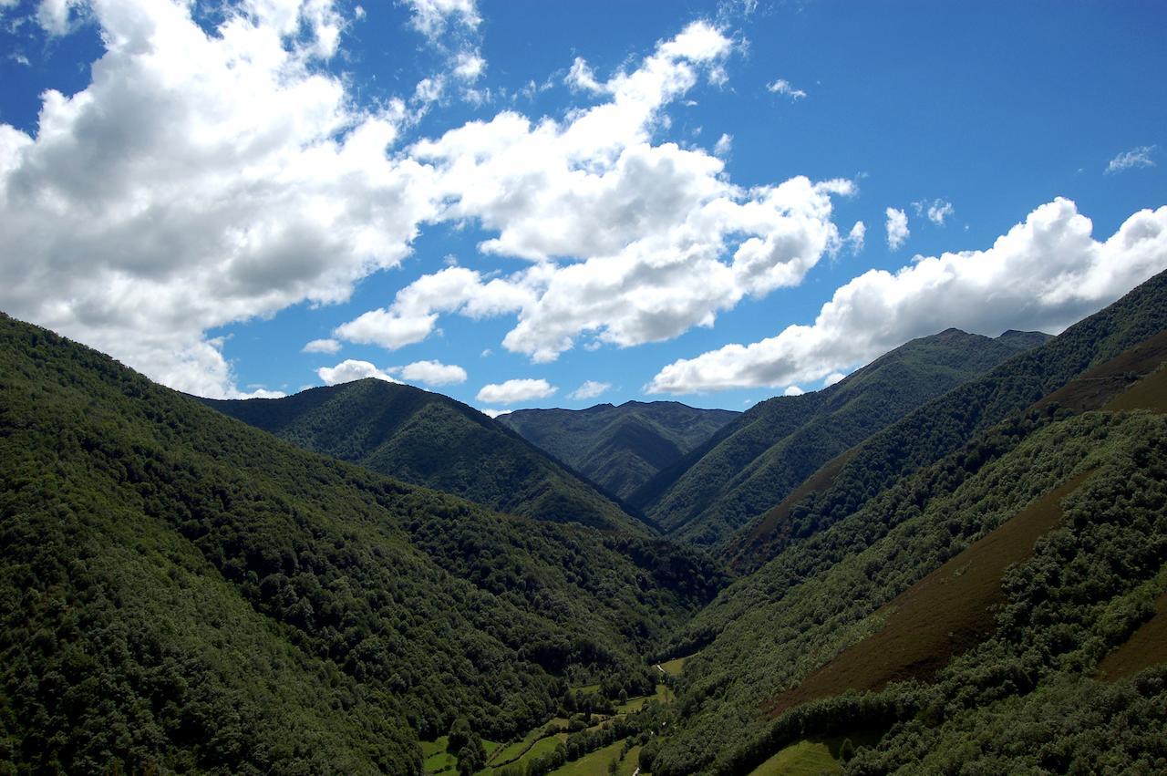 El Mirador De Fuentes Del Narcea Hotel Monco Ngoại thất bức ảnh